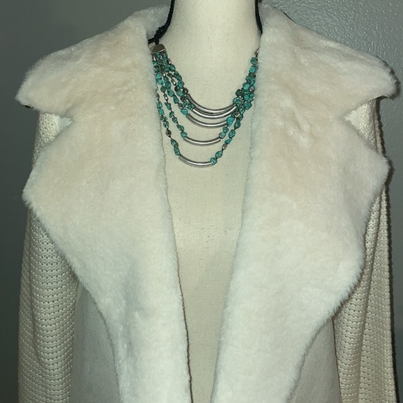 LOVE TOKEN IVORY FAUX FUR CARDIGAN. - Picture 3 of 9